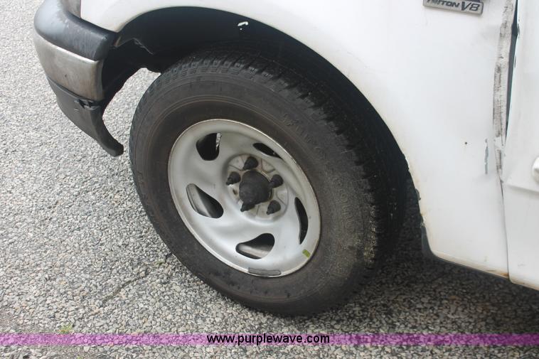 image for item H3515 2002 Ford F150 XLT SuperCab pickup truck