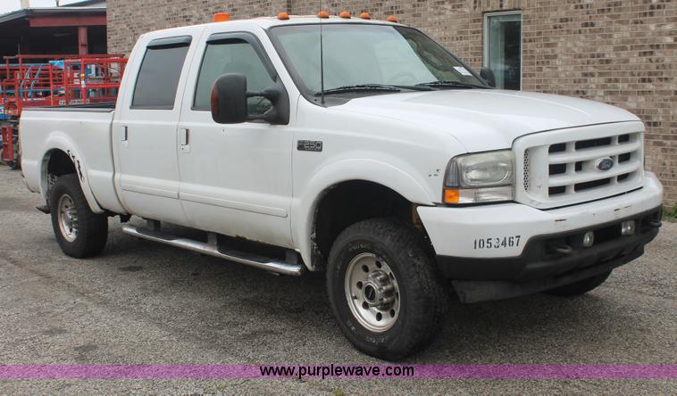 image for item H3516 2003 Ford F250 Super Duty Crew Cab pickup truck
