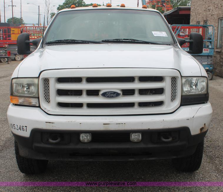 image for item H3516 2003 Ford F250 Super Duty Crew Cab pickup truck