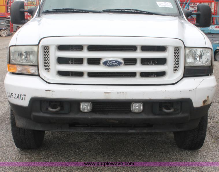 image for item H3516 2003 Ford F250 Super Duty Crew Cab pickup truck