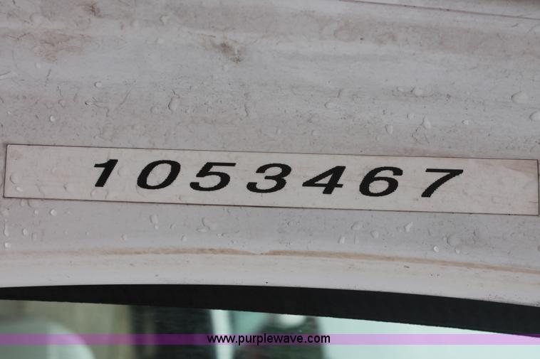 image for item H3516 2003 Ford F250 Super Duty Crew Cab pickup truck