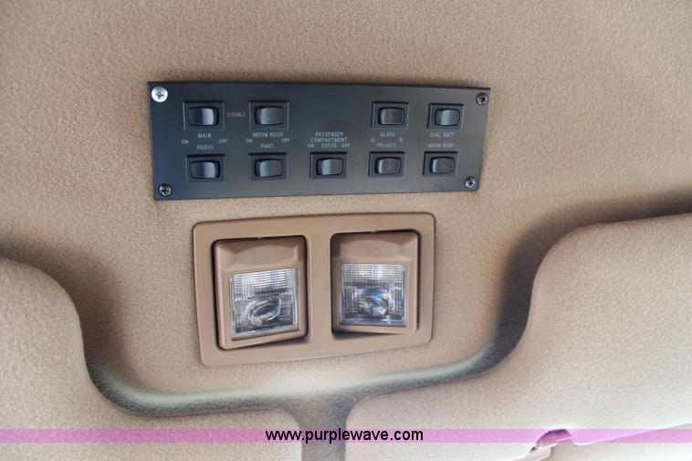 image for item H6556 1994 Lincoln Town Car Executive limousine