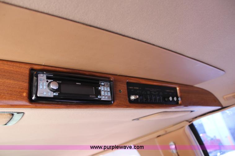 image for item H6556 1994 Lincoln Town Car Executive limousine