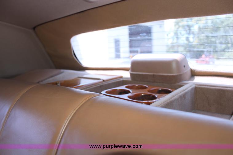 image for item H6556 1994 Lincoln Town Car Executive limousine