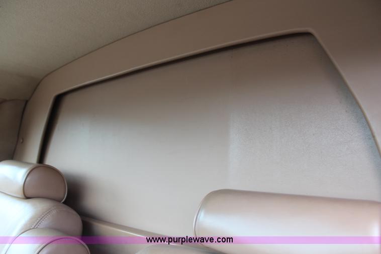 image for item H6556 1994 Lincoln Town Car Executive limousine