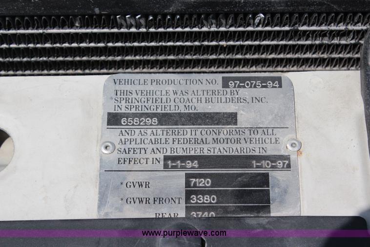 image for item H6556 1994 Lincoln Town Car Executive limousine