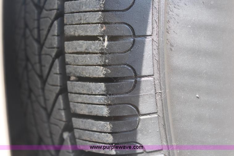 image for item H6556 1994 Lincoln Town Car Executive limousine