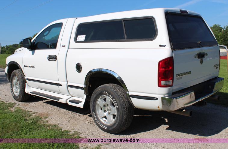 image for item H6730 2005 Dodge Ram 1500 SLT pickup truck