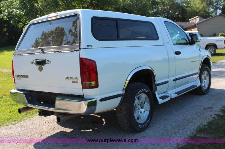 image for item H6730 2005 Dodge Ram 1500 SLT pickup truck