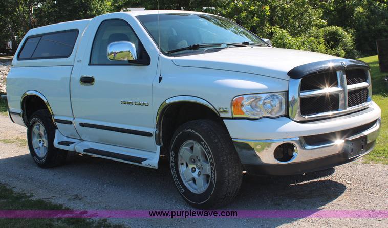 image for item H6730 2005 Dodge Ram 1500 SLT pickup truck