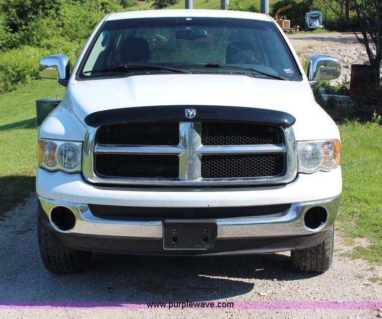 image for item H6730 2005 Dodge Ram 1500 SLT pickup truck