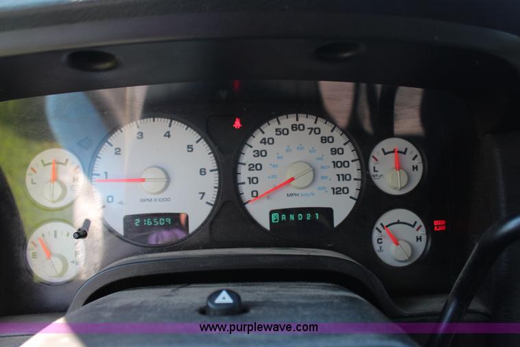 image for item H6730 2005 Dodge Ram 1500 SLT pickup truck