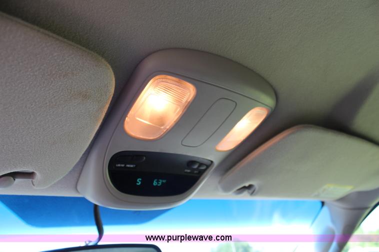 image for item H6730 2005 Dodge Ram 1500 SLT pickup truck