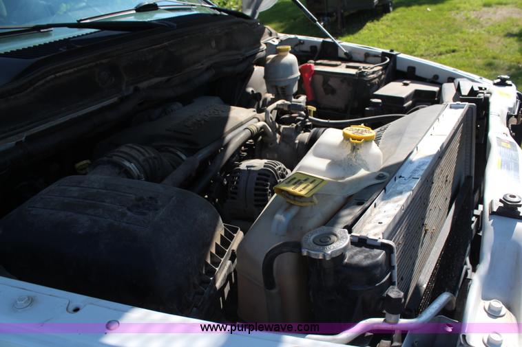 image for item H6730 2005 Dodge Ram 1500 SLT pickup truck