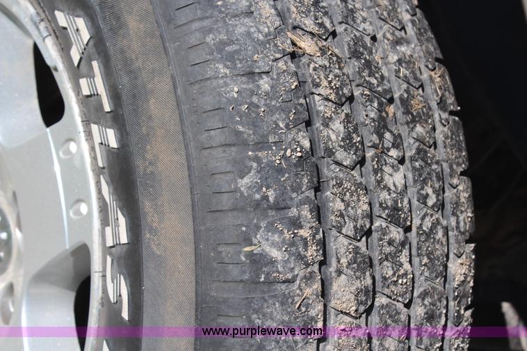 image for item H6730 2005 Dodge Ram 1500 SLT pickup truck