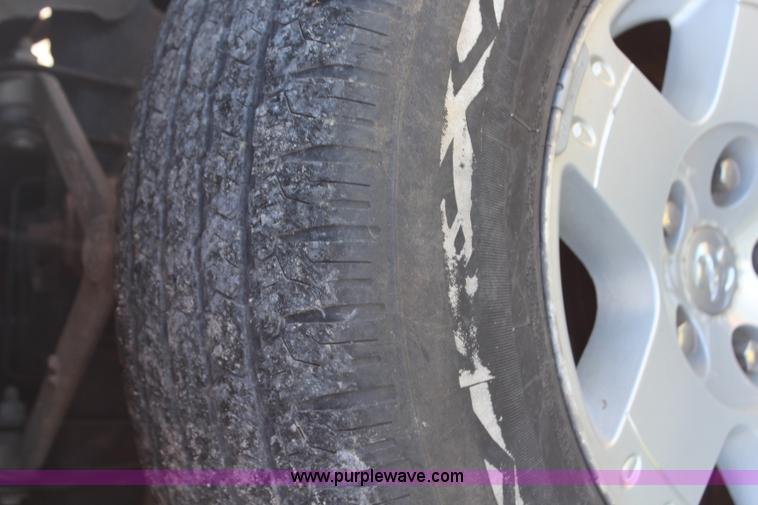 image for item H6730 2005 Dodge Ram 1500 SLT pickup truck