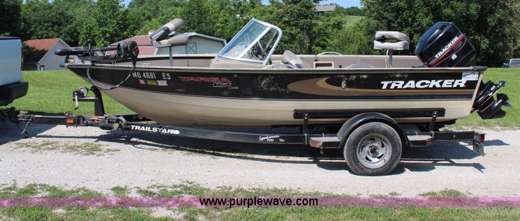 image for item H6731 2000 Tracker Targa 17 boat