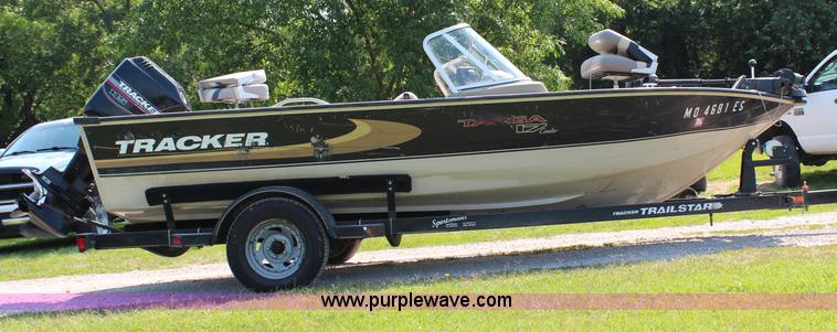 image for item H6731 2000 Tracker Targa 17 boat