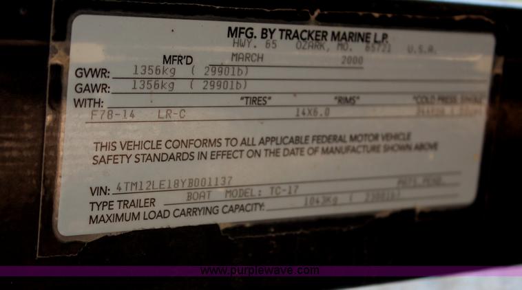 image for item H6731 2000 Tracker Targa 17 boat