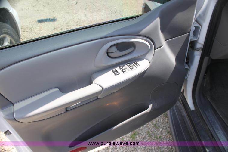 image for item H7430 2008 Chevrolet Trail Blazer LS SUV