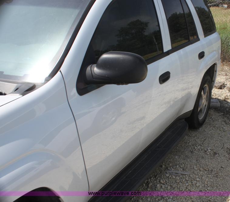 image for item H7430 2008 Chevrolet Trail Blazer LS SUV