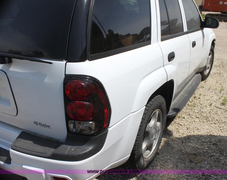 image for item H7430 2008 Chevrolet Trail Blazer LS SUV