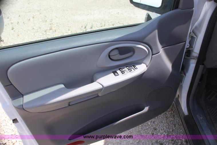 image for item H7431 2008 Chevrolet Trail Blazer LS SUV