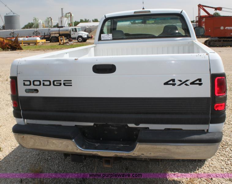 image for item H7432 2001 Dodge Ram 1500 pickup truck