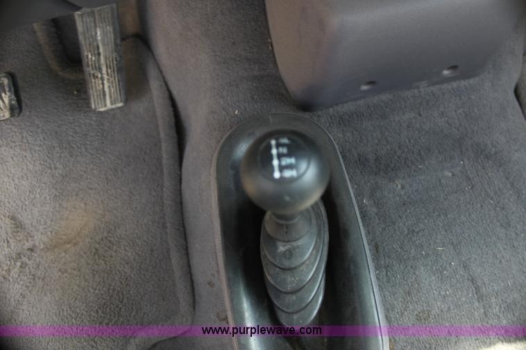 image for item H7432 2001 Dodge Ram 1500 pickup truck