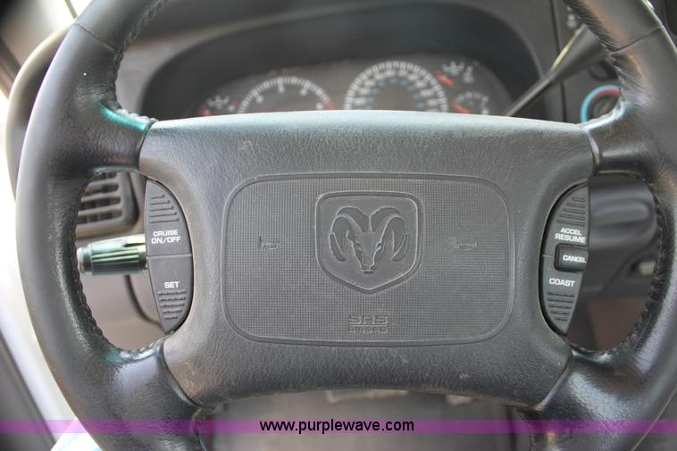 image for item H7432 2001 Dodge Ram 1500 pickup truck