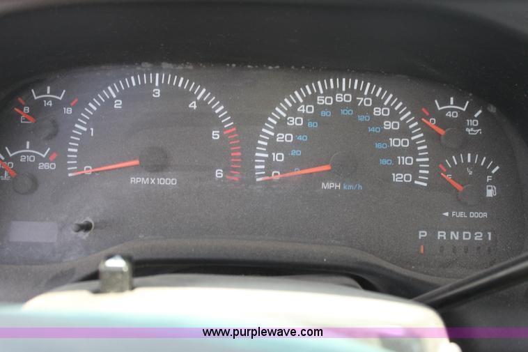 image for item H7432 2001 Dodge Ram 1500 pickup truck