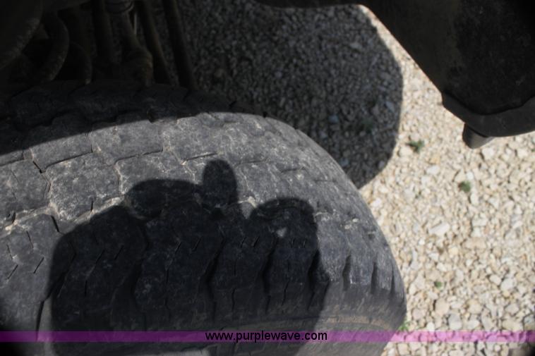 image for item H7432 2001 Dodge Ram 1500 pickup truck