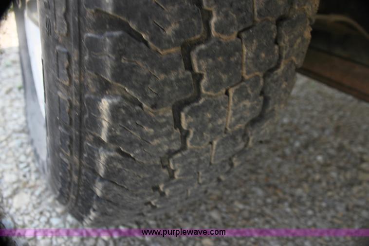 image for item H7432 2001 Dodge Ram 1500 pickup truck