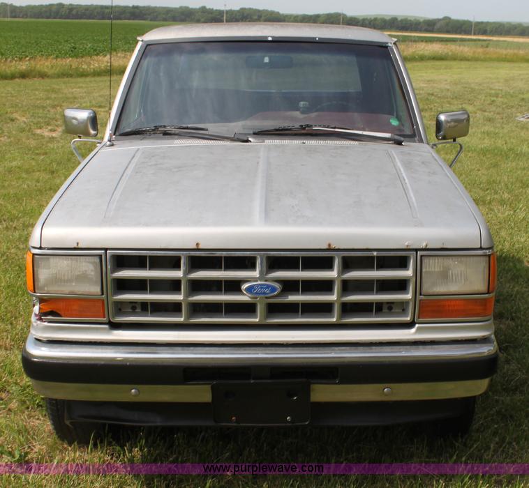 image for item H7439 1989 Ford Ranger XLT SuperCab pickup truck
