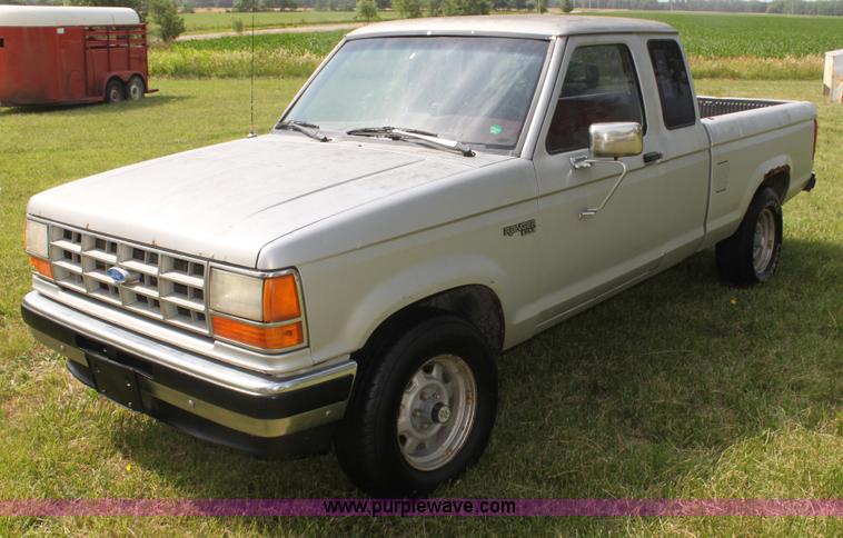 image for item H7439 1989 Ford Ranger XLT SuperCab pickup truck