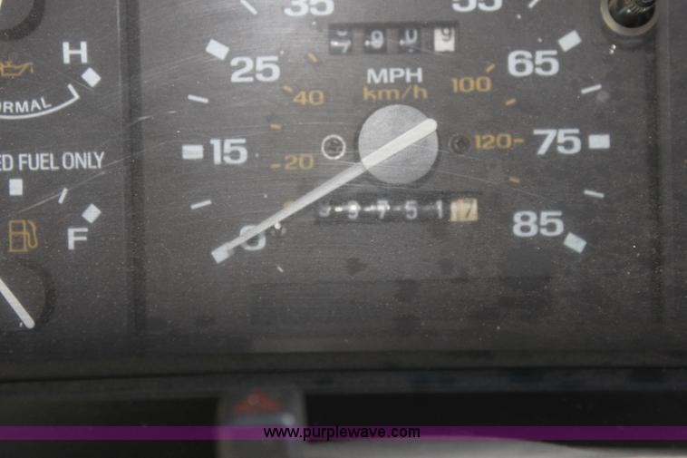 image for item H7439 1989 Ford Ranger XLT SuperCab pickup truck