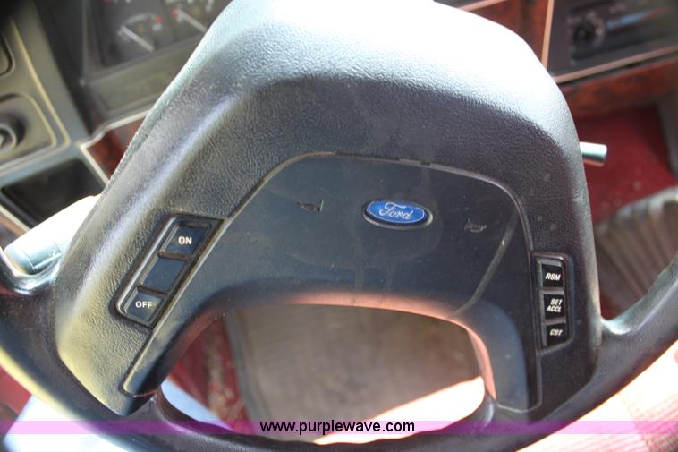 image for item H7439 1989 Ford Ranger XLT SuperCab pickup truck