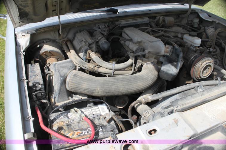 image for item H7439 1989 Ford Ranger XLT SuperCab pickup truck