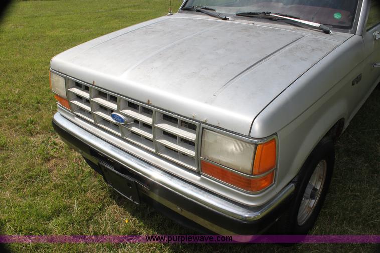 image for item H7439 1989 Ford Ranger XLT SuperCab pickup truck
