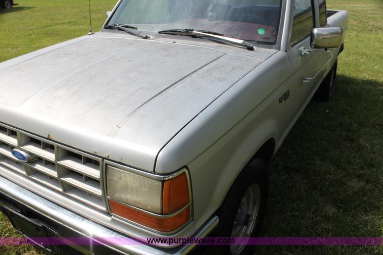 image for item H7439 1989 Ford Ranger XLT SuperCab pickup truck