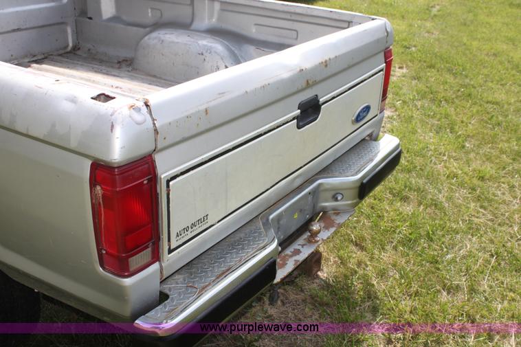image for item H7439 1989 Ford Ranger XLT SuperCab pickup truck