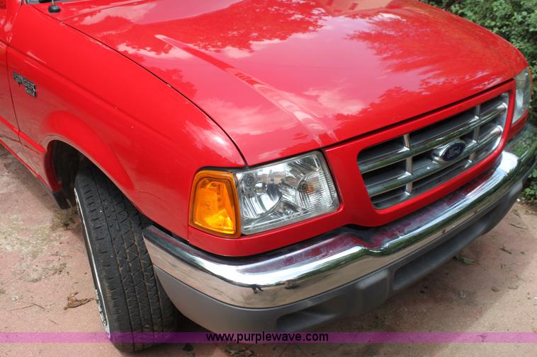 image for item H7448 2003 Ford Ranger pickup truck