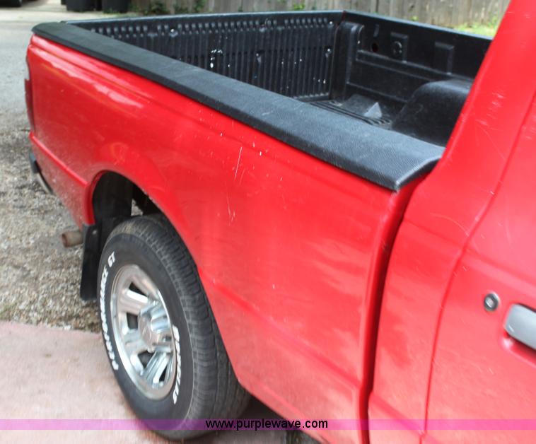 image for item H7448 2003 Ford Ranger pickup truck