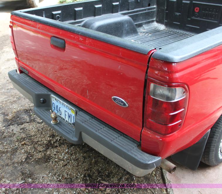 image for item H7448 2003 Ford Ranger pickup truck