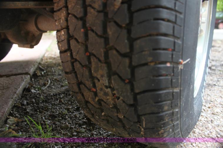 image for item H7448 2003 Ford Ranger pickup truck