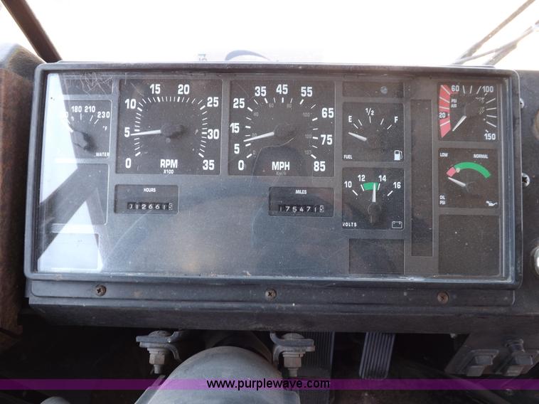 image for item I7721 1996 American Transportation bus