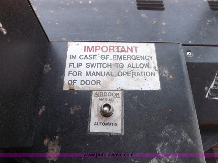 image for item I7721 1996 American Transportation bus