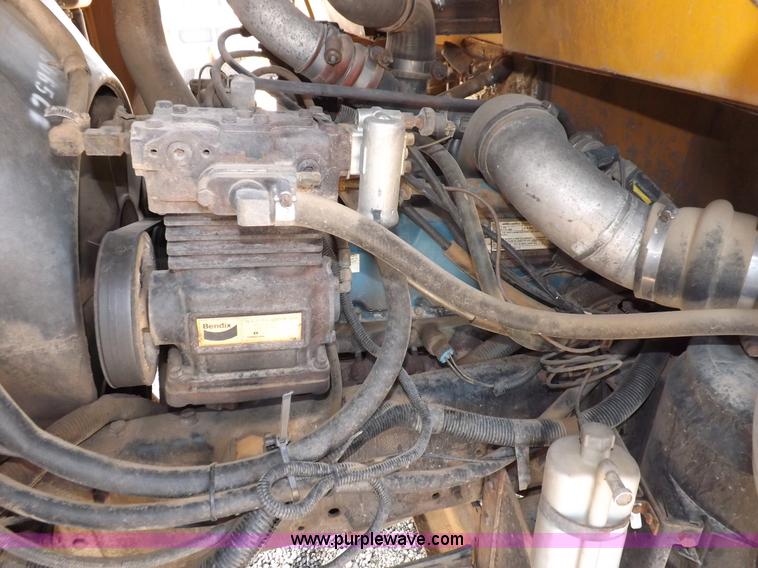 image for item I7721 1996 American Transportation bus