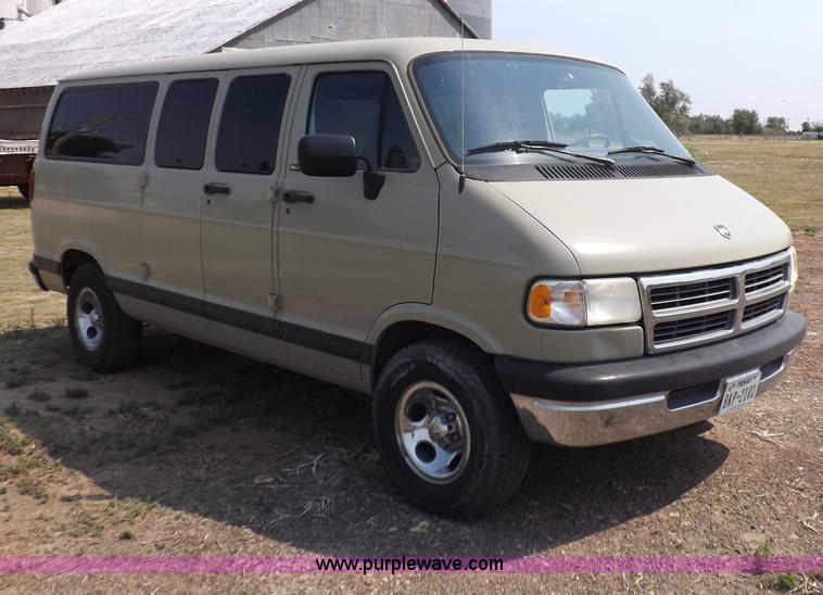image for item I7722 1997 Dodge Ram Wagon B2500 van