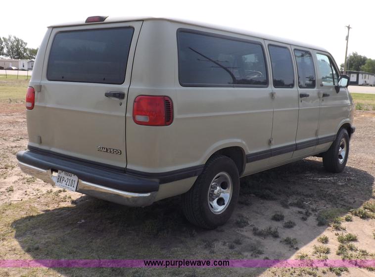 image for item I7722 1997 Dodge Ram Wagon B2500 van